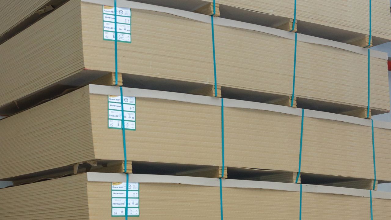 Склад МДФ накладок - Виробництво дверей Револют на чернігівській фабриці Bulat Doors
